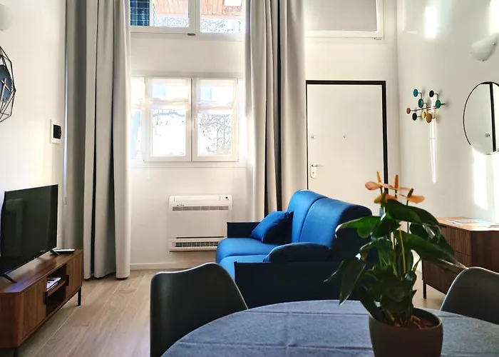 Fantastic Flat Famagosta Area, Forum, Parking, Netflix