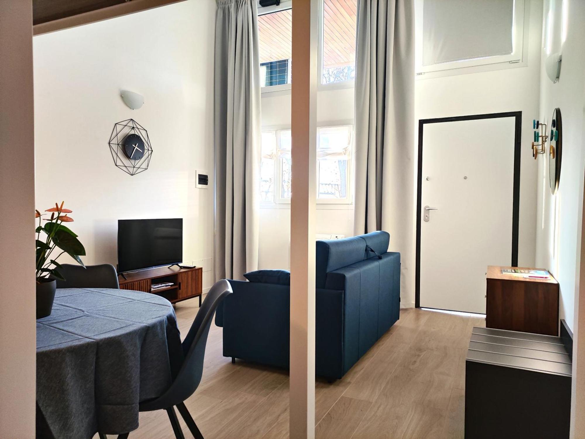 Fantastic Flat Famagosta Area, Forum, Parking, Netflix Appartamento *